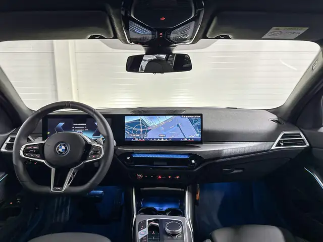 BMW 3 Series view 11
