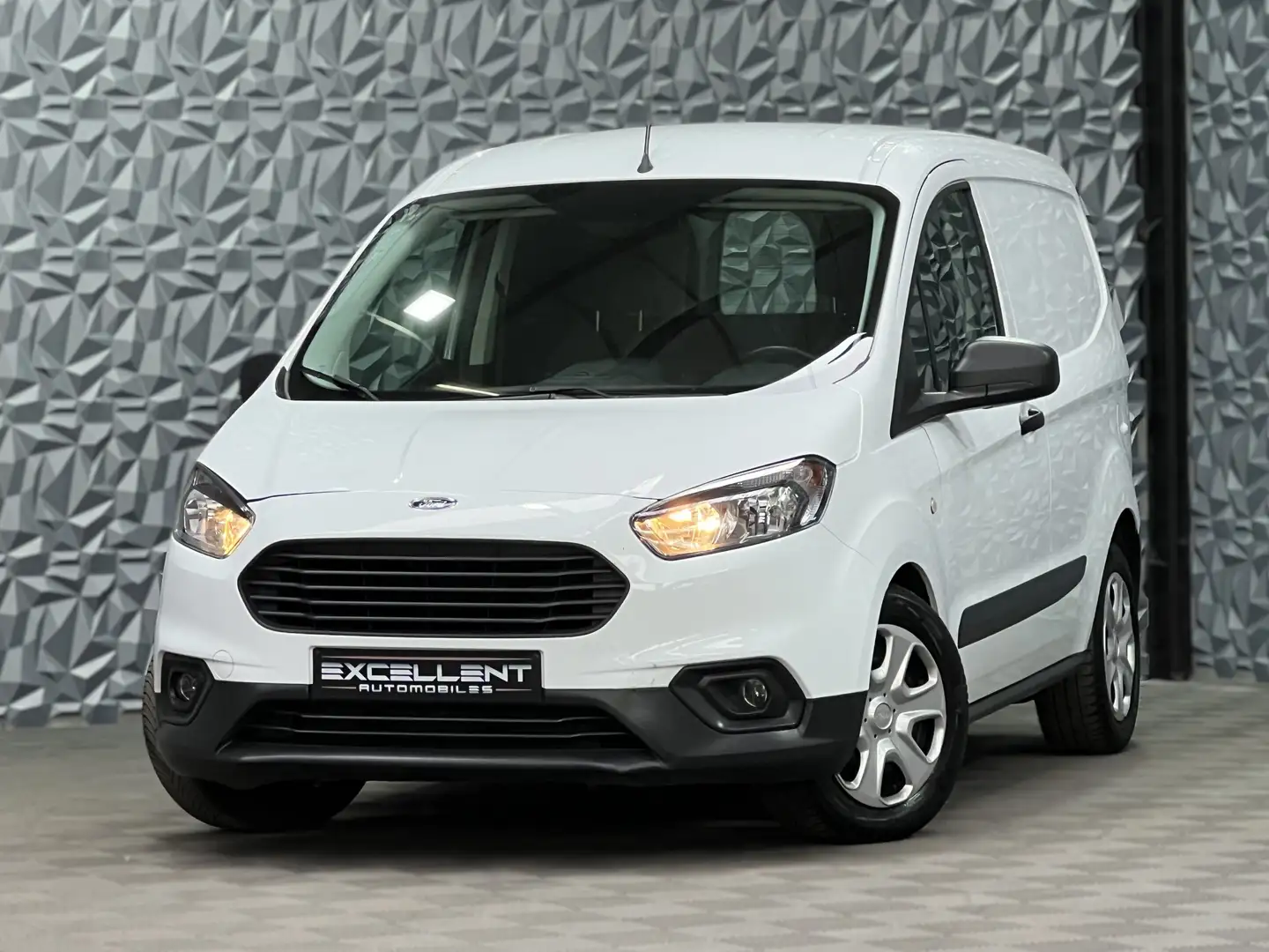 Ford Transit Courier 1.5 TDCi*BLEUTOOTH*PDC*USB*GARANTIE 12 MOIS*** Blanc - 1