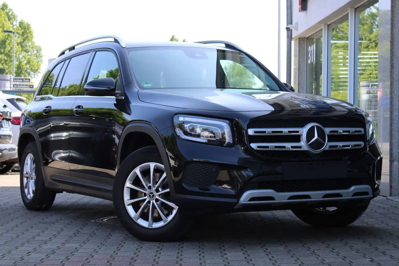 Mercedes-Benz GLB 220