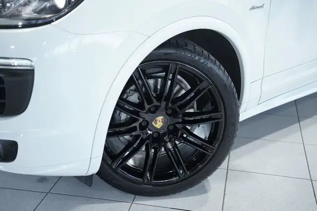 Porsche Cayenne view 2