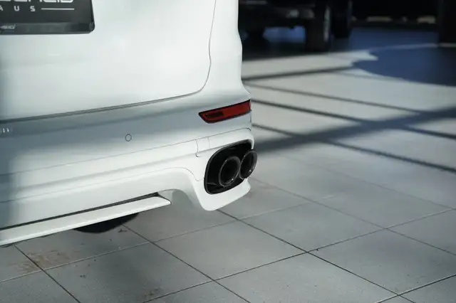 Porsche Cayenne view 14