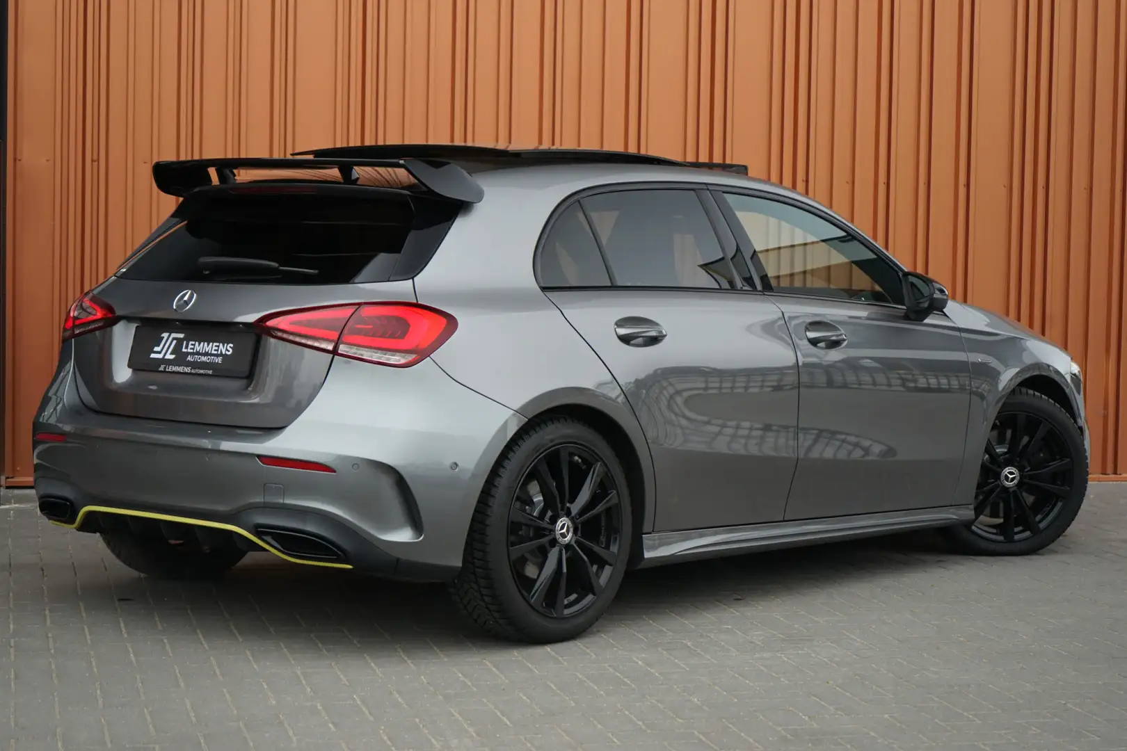 Mercedes-Benz A 250 A250 AMG EDITION1 Panodak ACC Camera Sfeerv. MBUX Šedá - 2