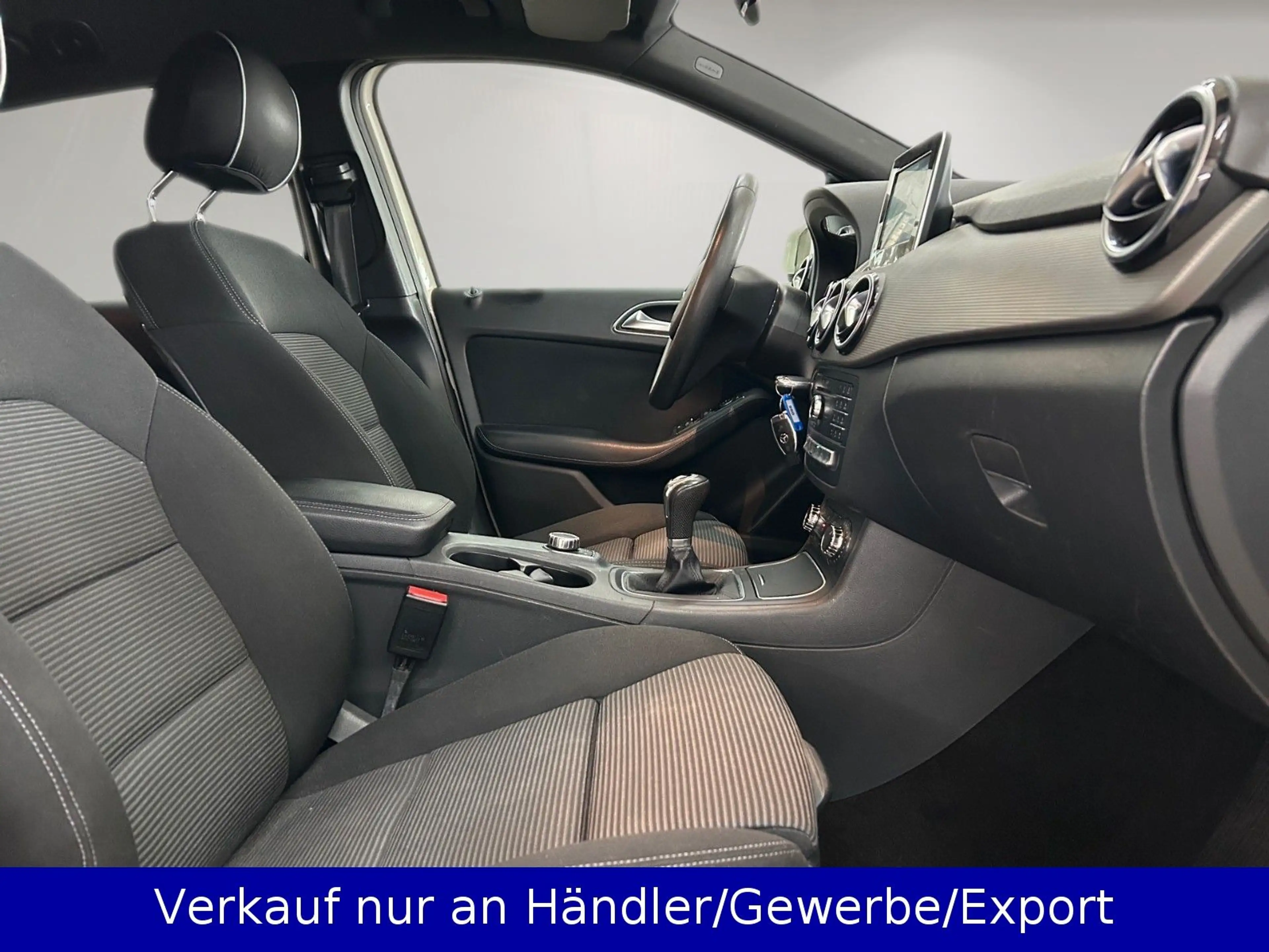 Mercedes-Benz B 180 d Klimaanlage SHZ Navigation PDC — photo 14