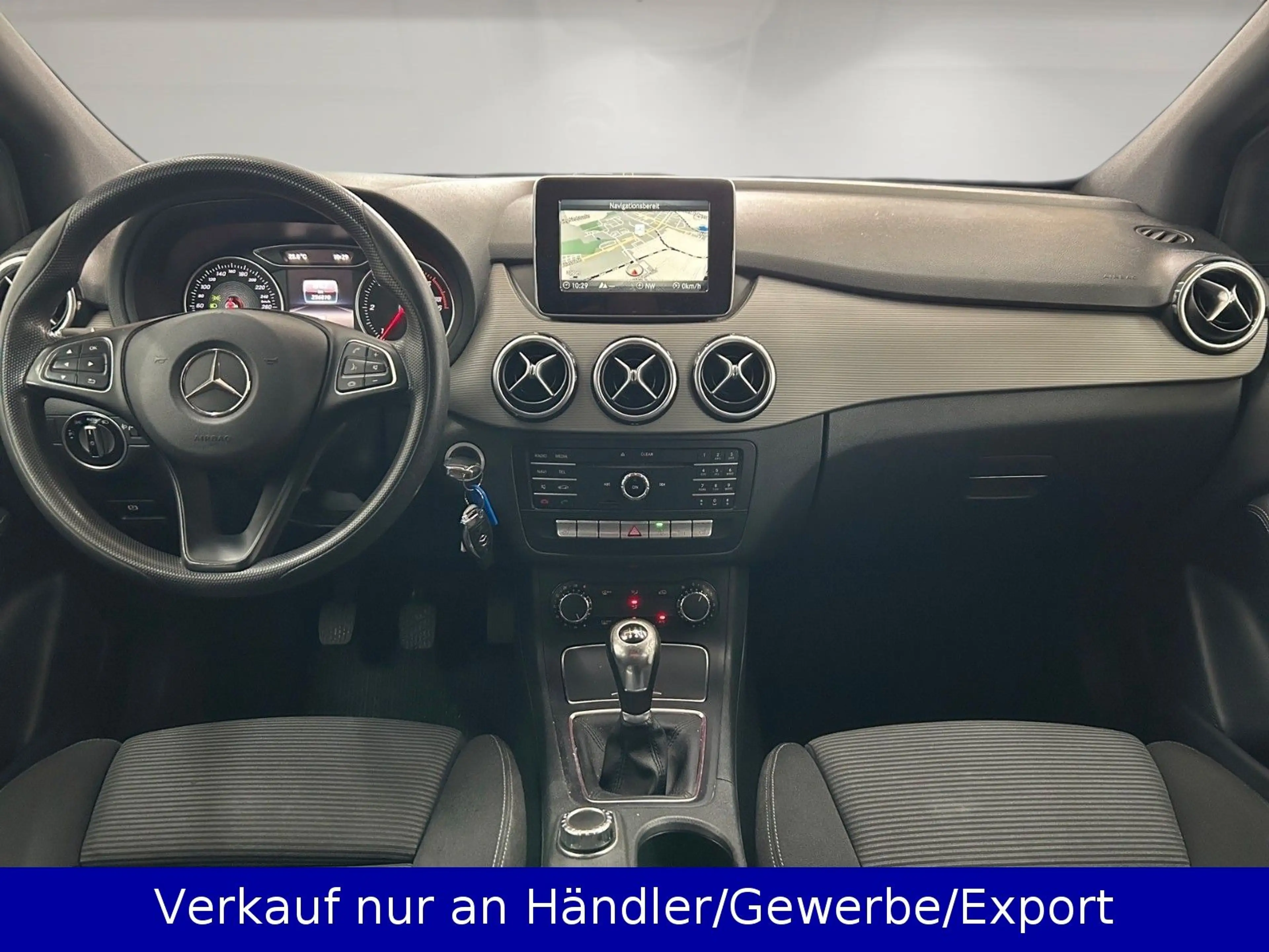 Mercedes-Benz B 180 d Klimaanlage SHZ Navigation PDC — photo 11