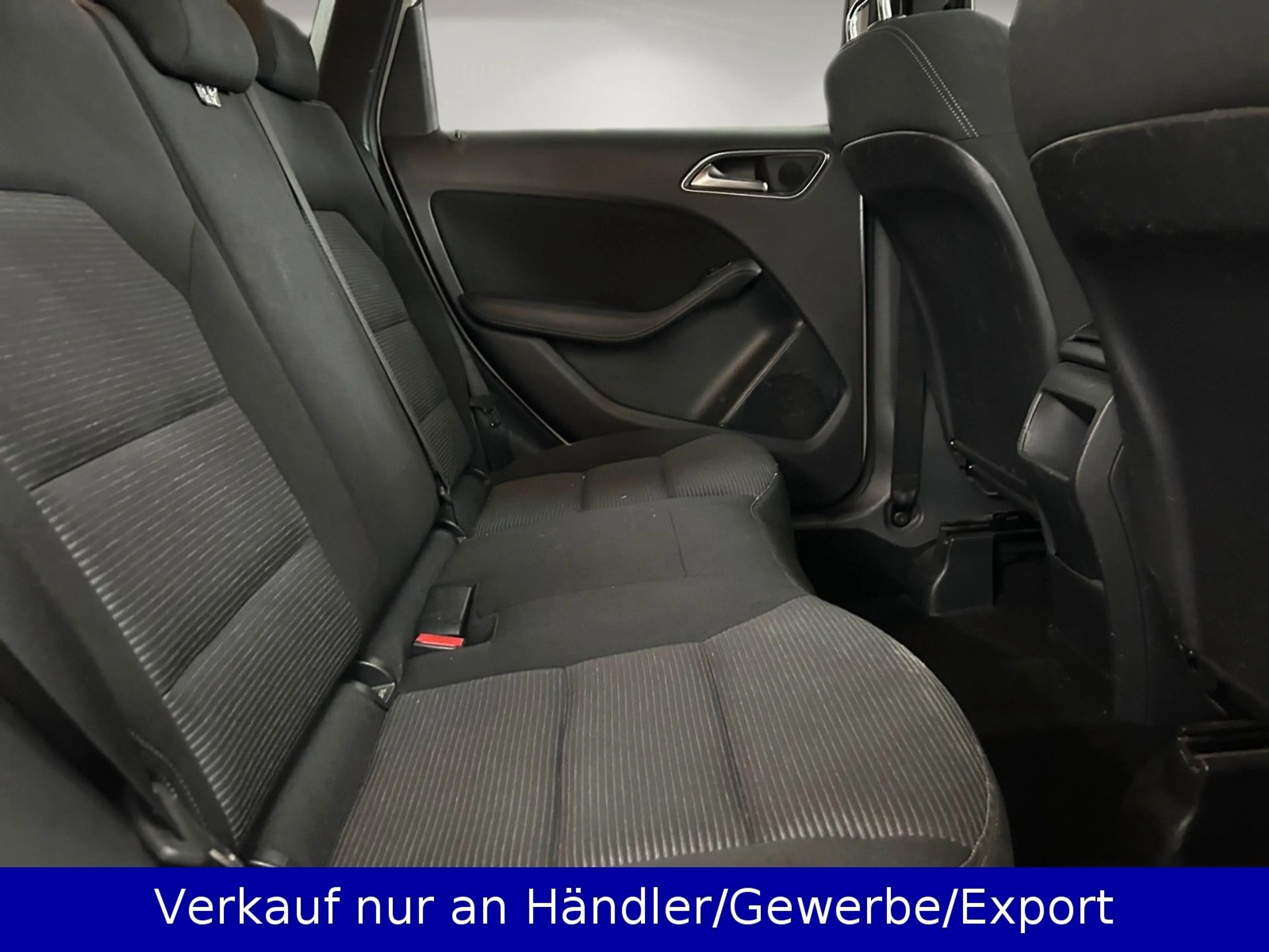 Mercedes-Benz B 180 d Klimaanlage SHZ Navigation PDC — photo 12