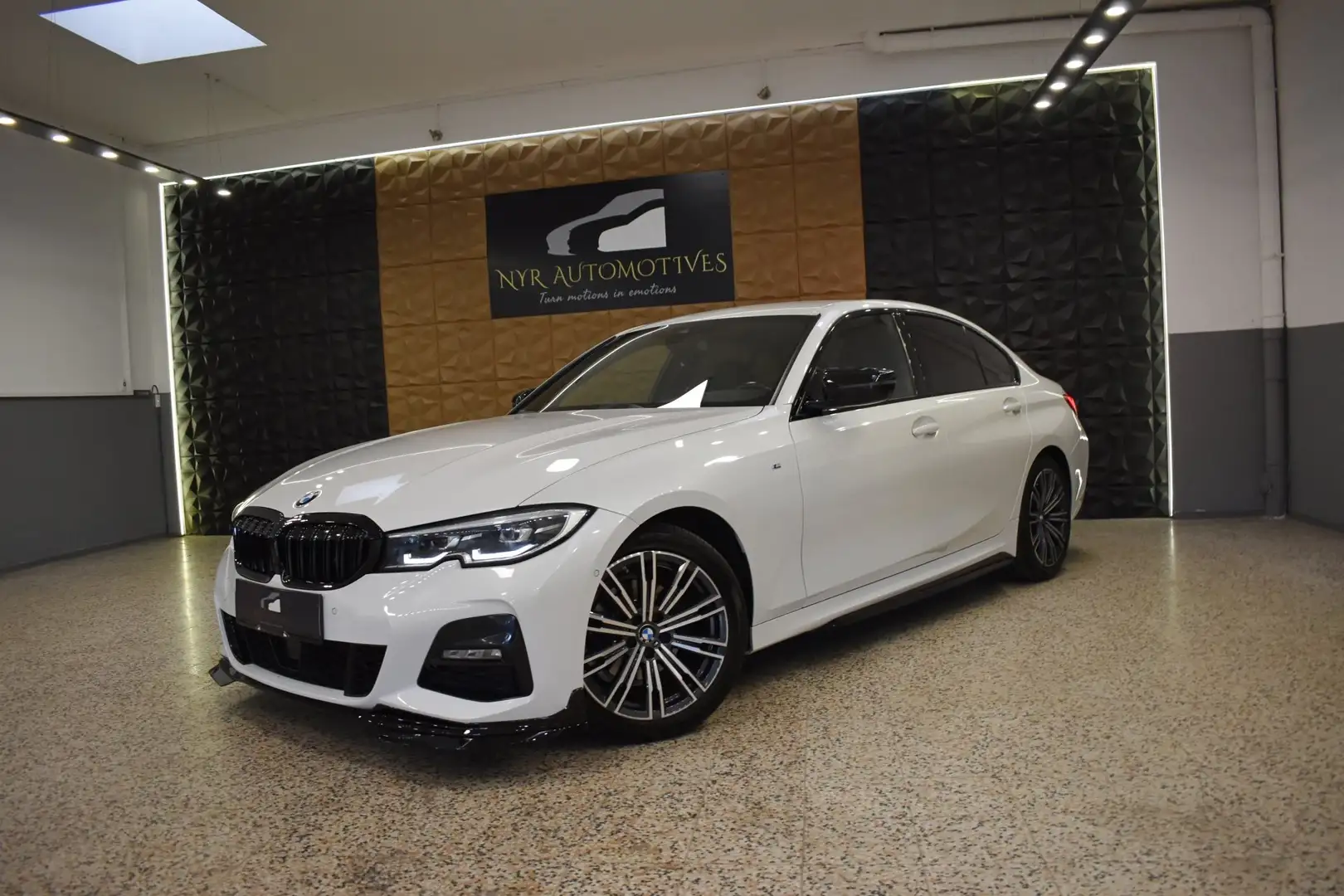 BMW 320 d M-PERFORMANCE, KAMERA, LED,ACC, DOPPELVERGLASUNG Weiß - 1
