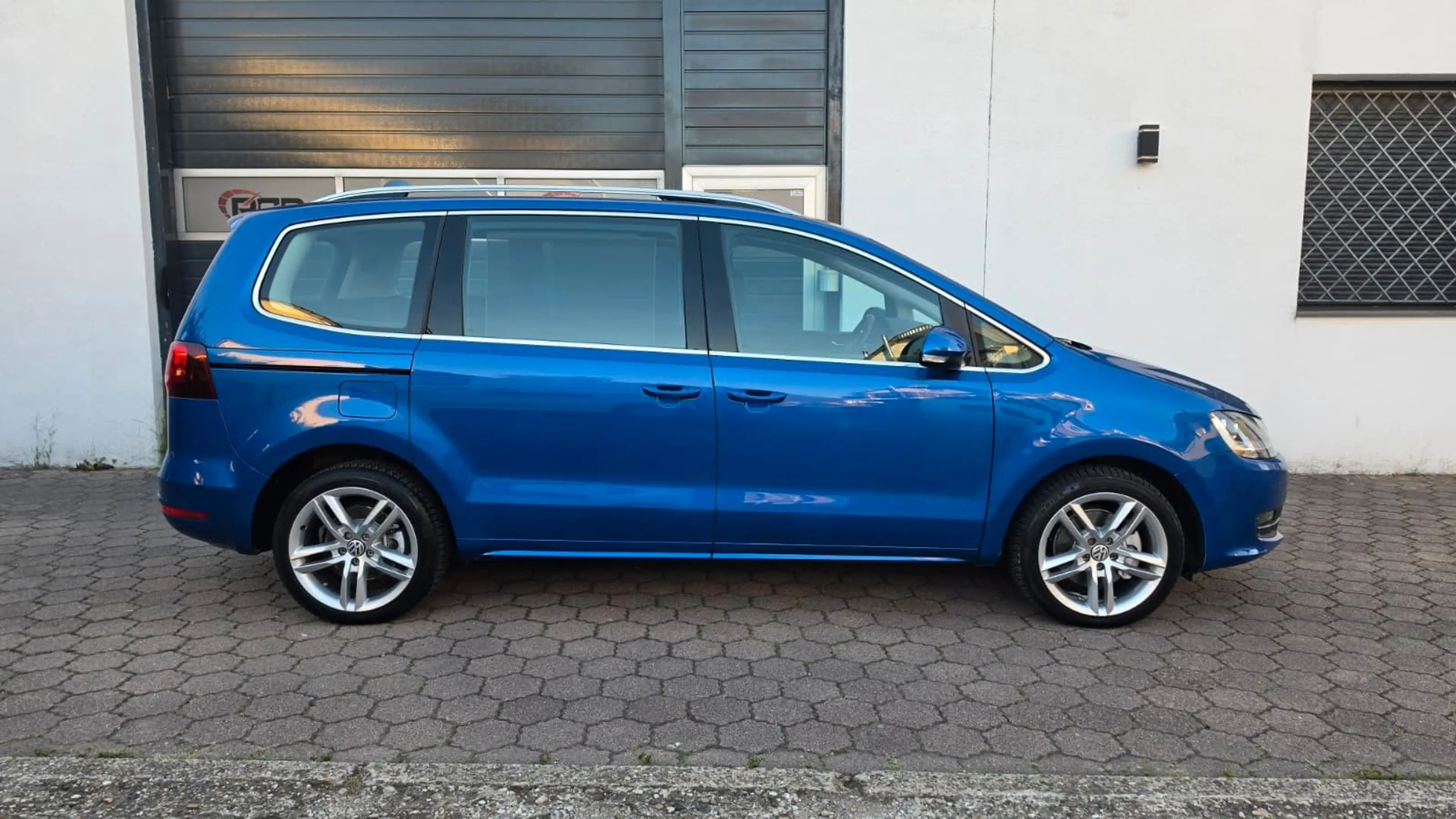 Volkswagen Sharan Highline Business/Pano/Navi/AHK/ 7 Sitzer — photo 4
