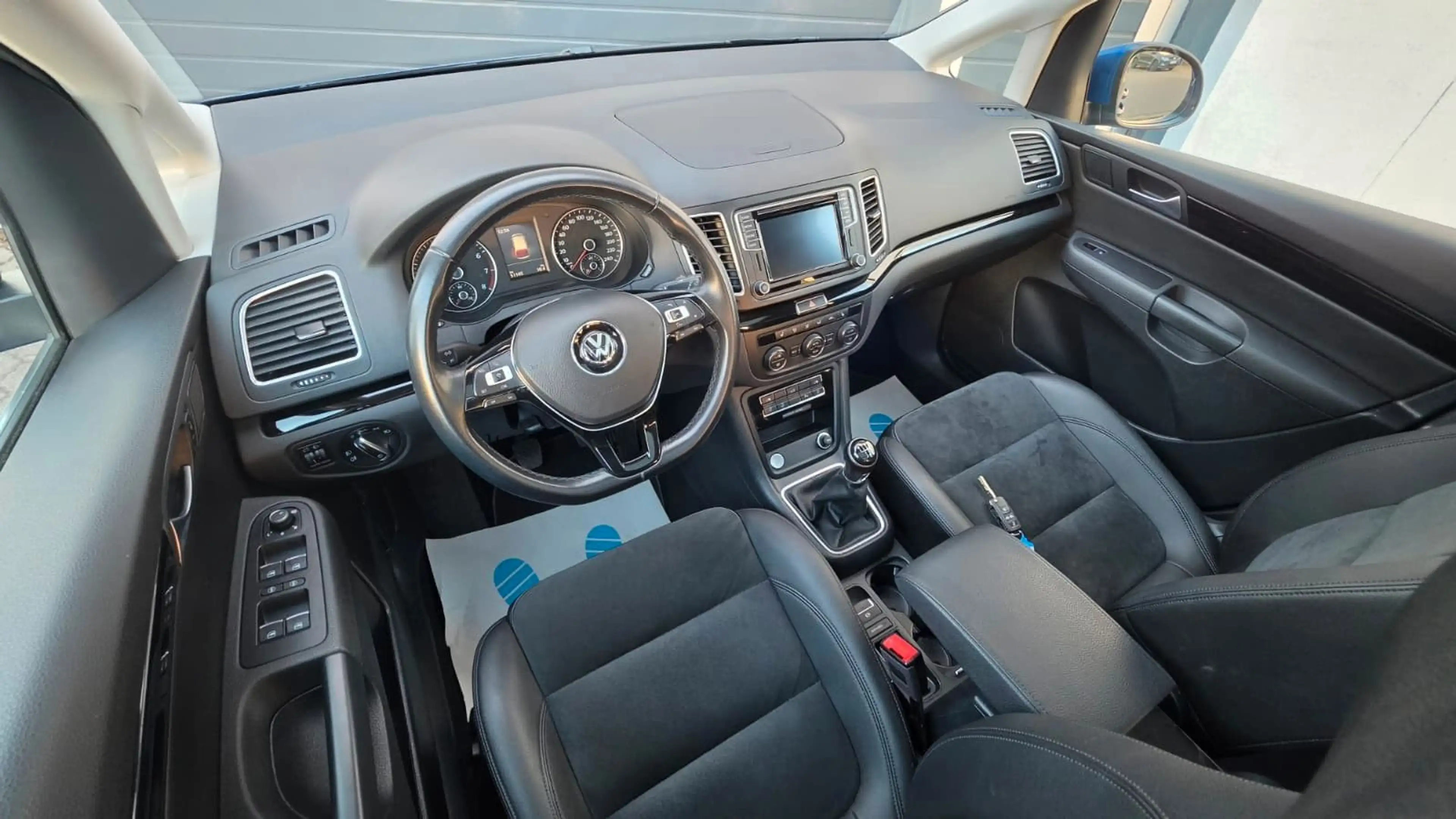 Volkswagen Sharan Highline Business/Pano/Navi/AHK/ 7 Sitzer — photo 6