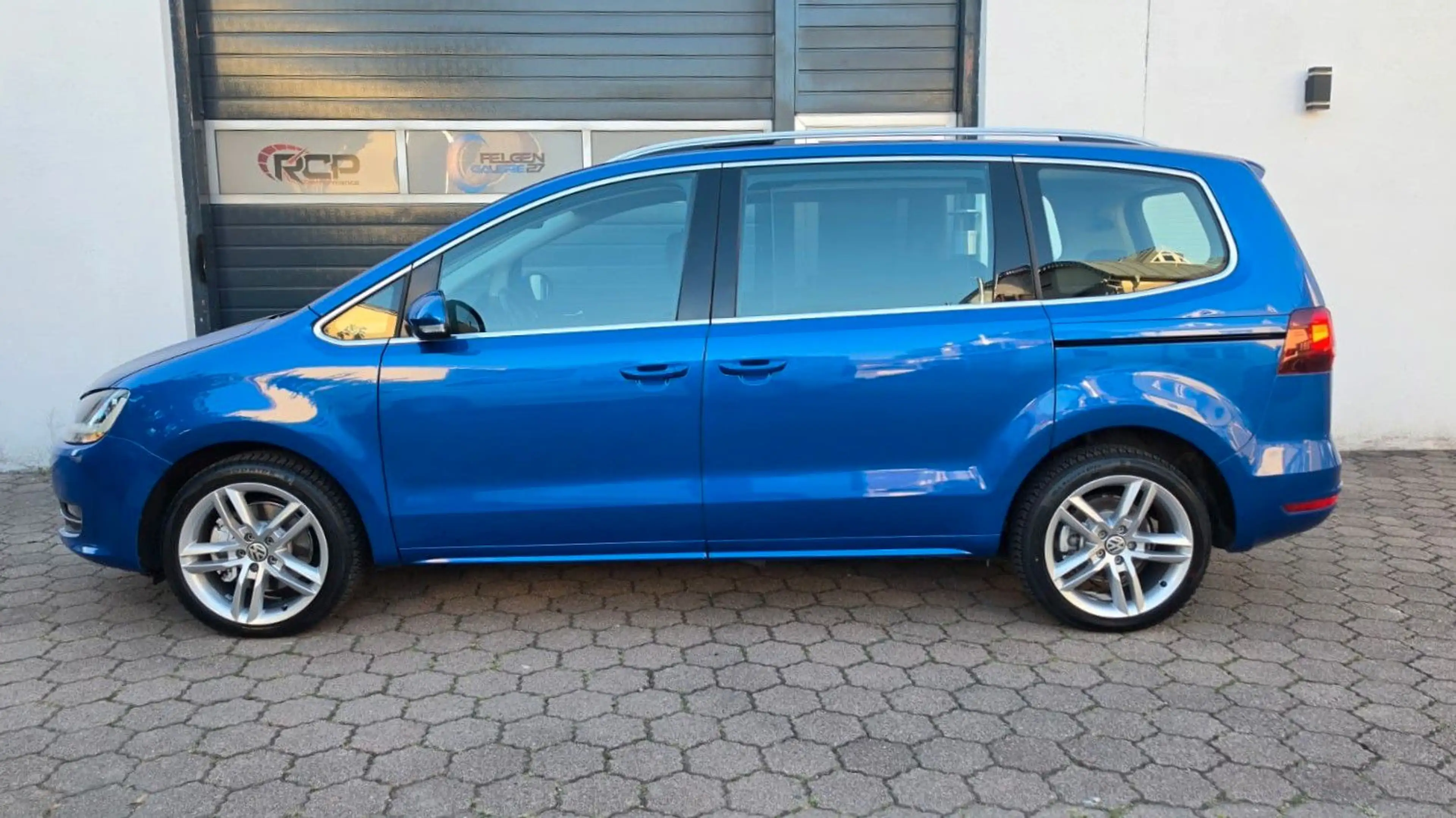Volkswagen Sharan Highline Business/Pano/Navi/AHK/ 7 Sitzer — photo 3