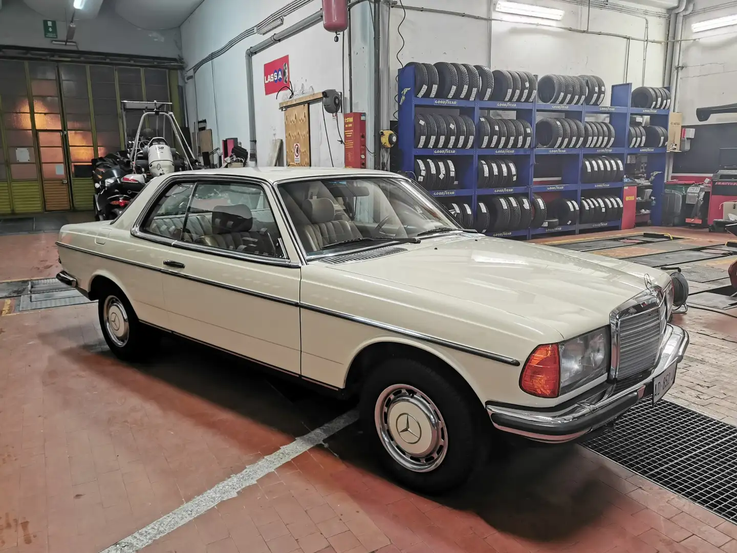 Mercedes-Benz CE 230 - 2