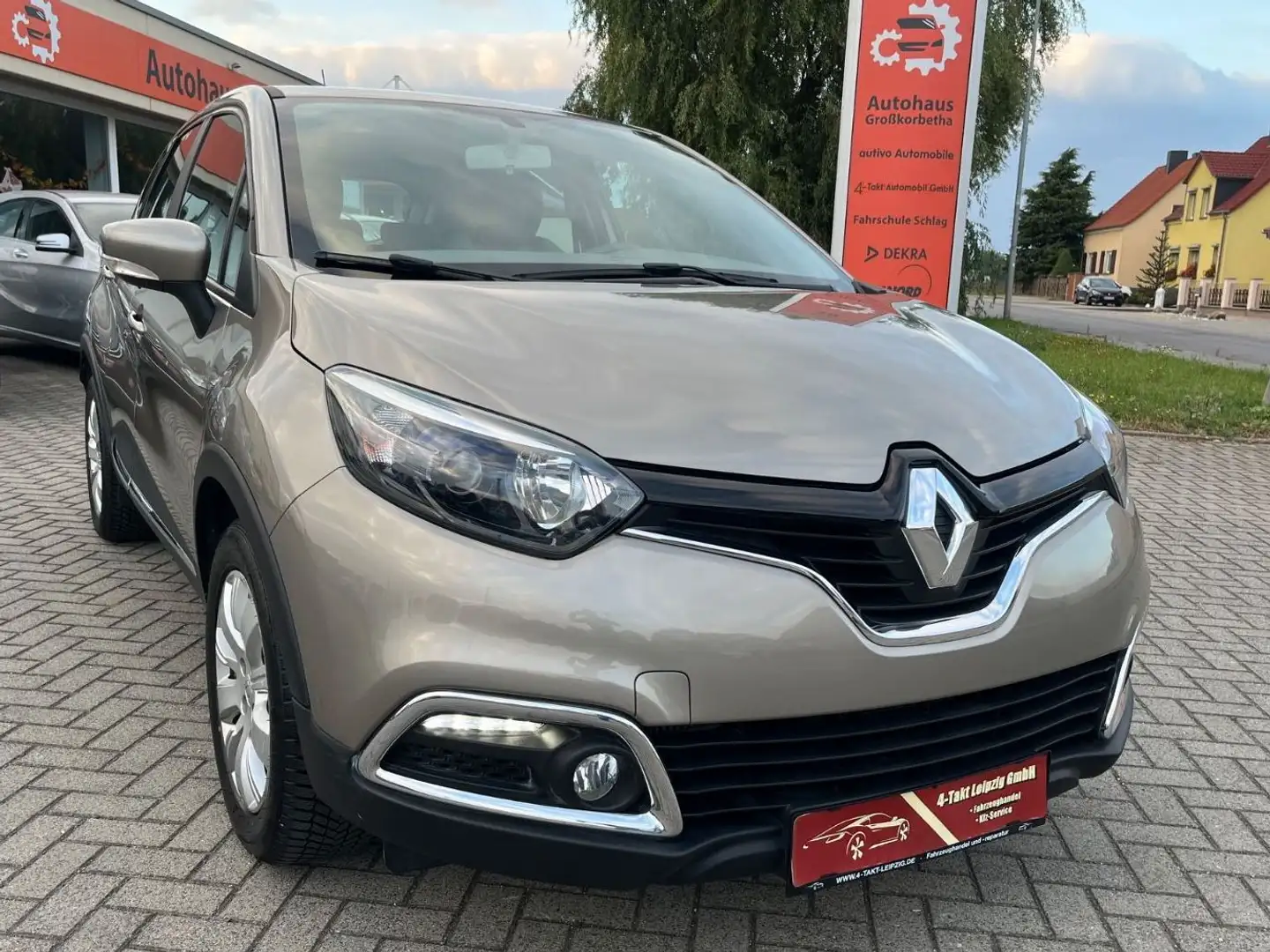 Renault Captur 1.2 TCe Dynamique*AHK*Automatik*Sitzhei.* Beige - 1