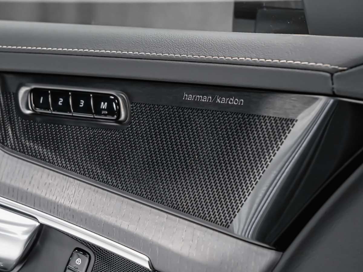 2026 Volvo XC90 Ultra 7-Seater (Dark Theme) thumb 10
