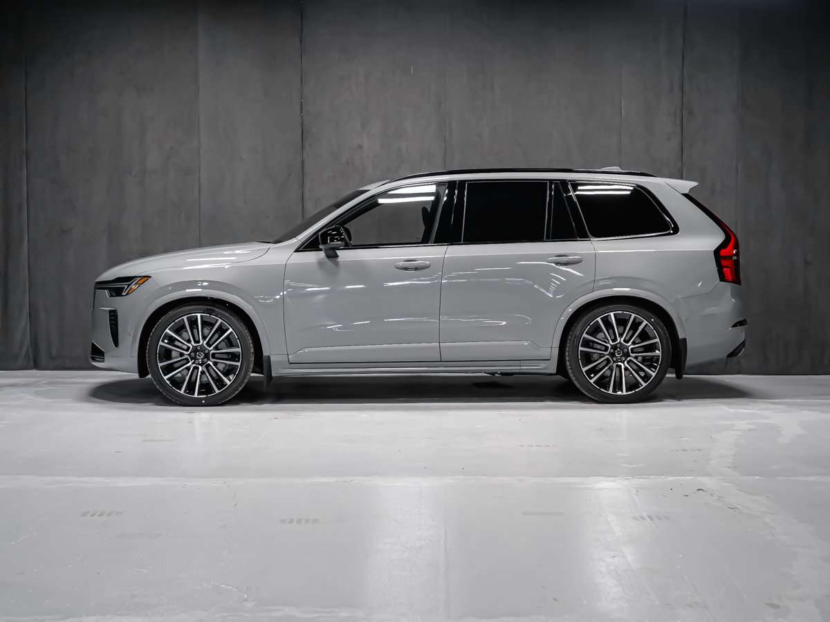 2026 Volvo XC90 Ultra 7-Seater (Dark Theme) alt 3