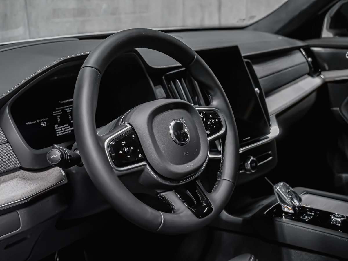 2026 Volvo XC90 Ultra 7-Seater (Dark Theme) thumb 8