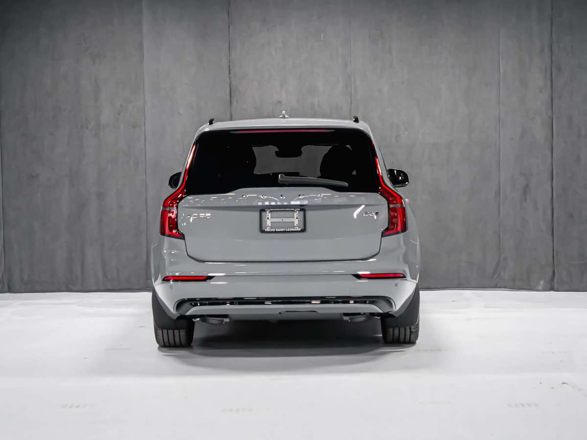 2026 Volvo XC90 Ultra 7-Seater (Dark Theme) alt 5