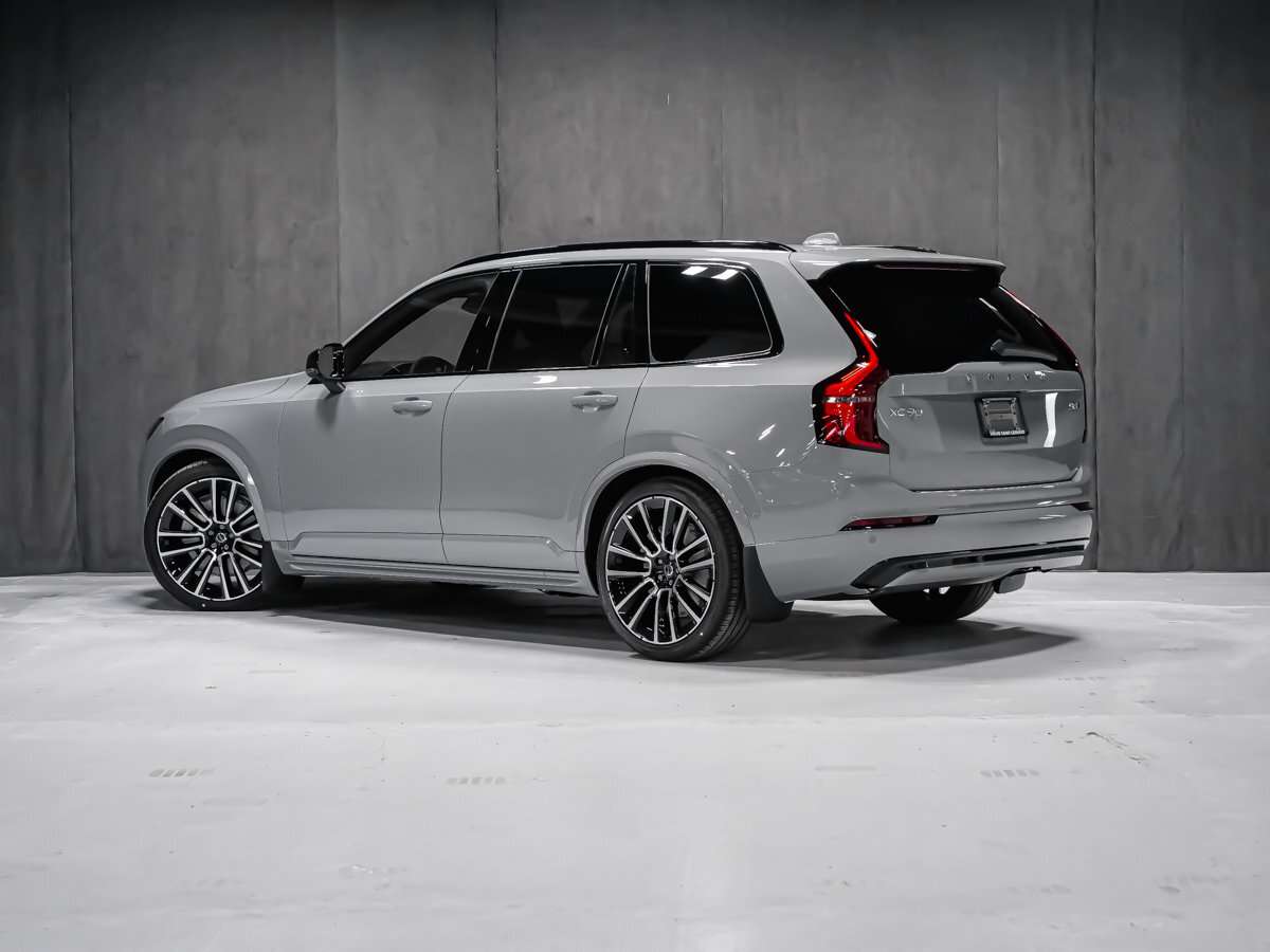 2026 Volvo XC90 Ultra 7-Seater (Dark Theme) alt 4