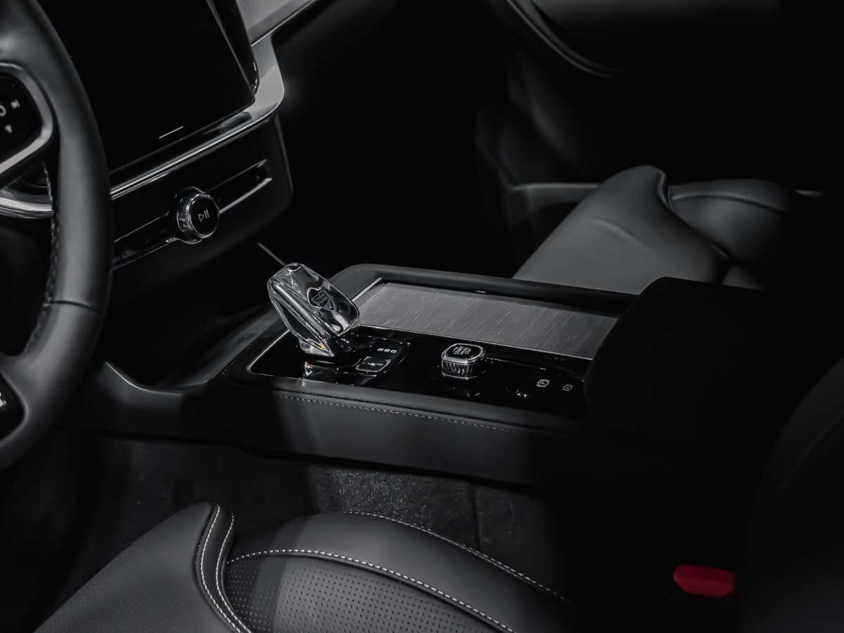 2026 Volvo XC90 Ultra 7-Seater (Dark Theme) thumb 7