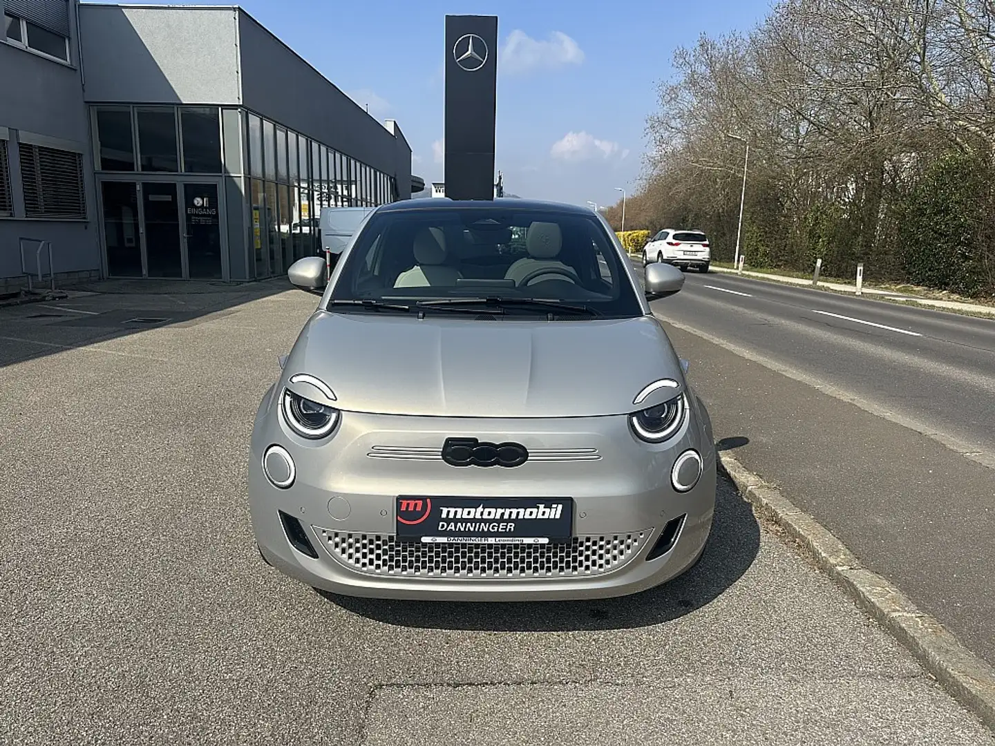 Fiat 500e 500 Elektro Giorgio Armani 42 kWh Argent - 1