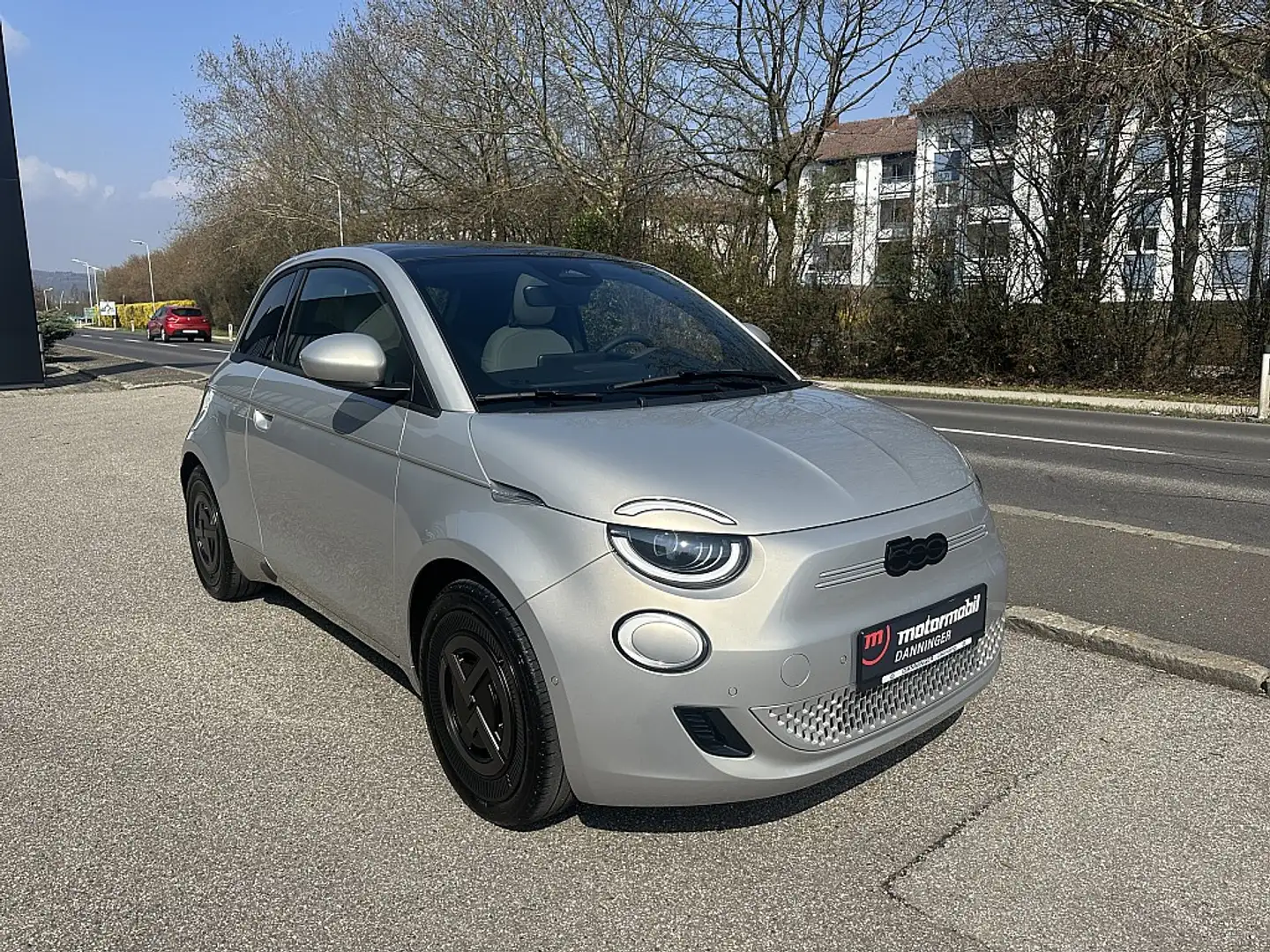 Fiat 500e 500 Elektro Giorgio Armani 42 kWh Argent - 2
