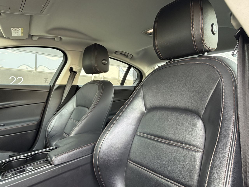 Jaguar XE 2.0 D Portolio Camera Leer Clima EURO-6 — photo 8
