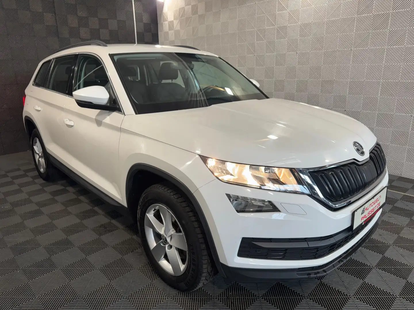 Skoda Kodiaq *AMBITION 4x4*CANTON-7SIT-APPLE-DSG-LED-17 Weiß - 1
