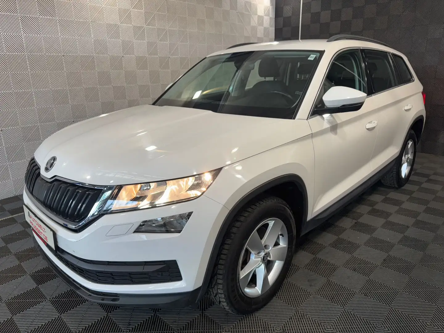 Skoda Kodiaq *AMBITION 4x4*CANTON-7SIT-APPLE-DSG-LED-17 Weiß - 2
