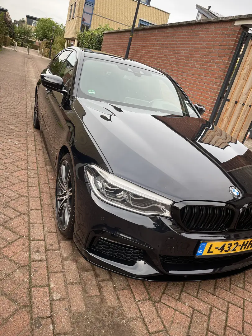 BMW 530 BMW 530i 252pk M pakket | head up | soft close Zwart - 2