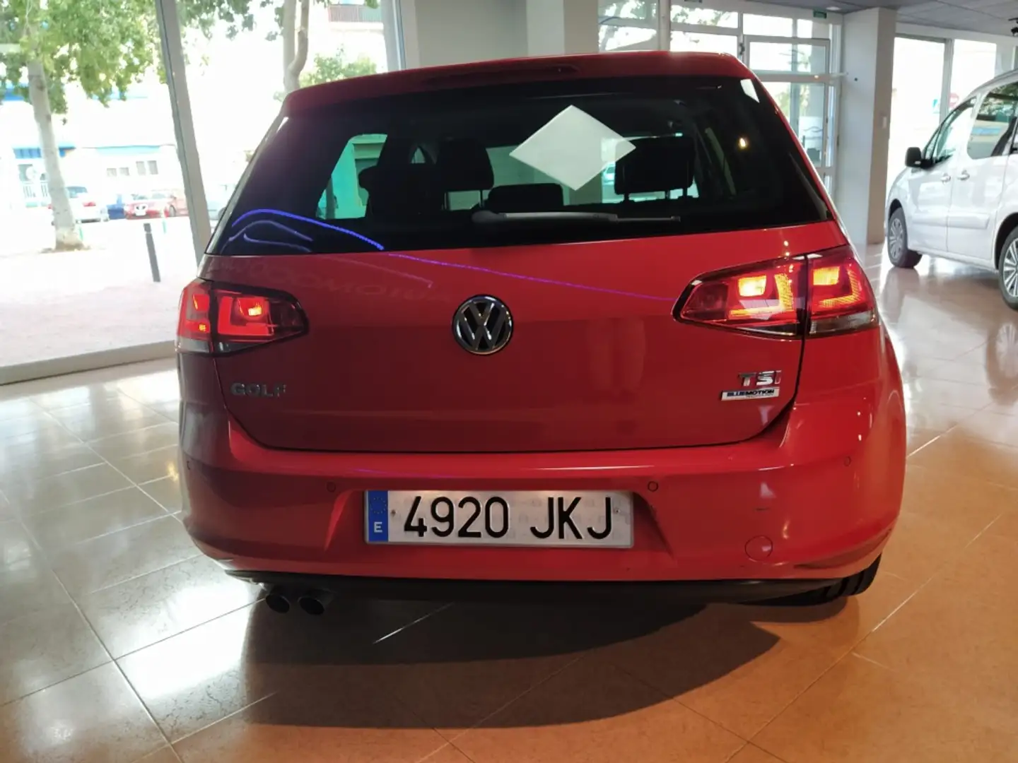 Volkswagen Golf 1.4 TSI BMT Advance 125 Rojo - 2