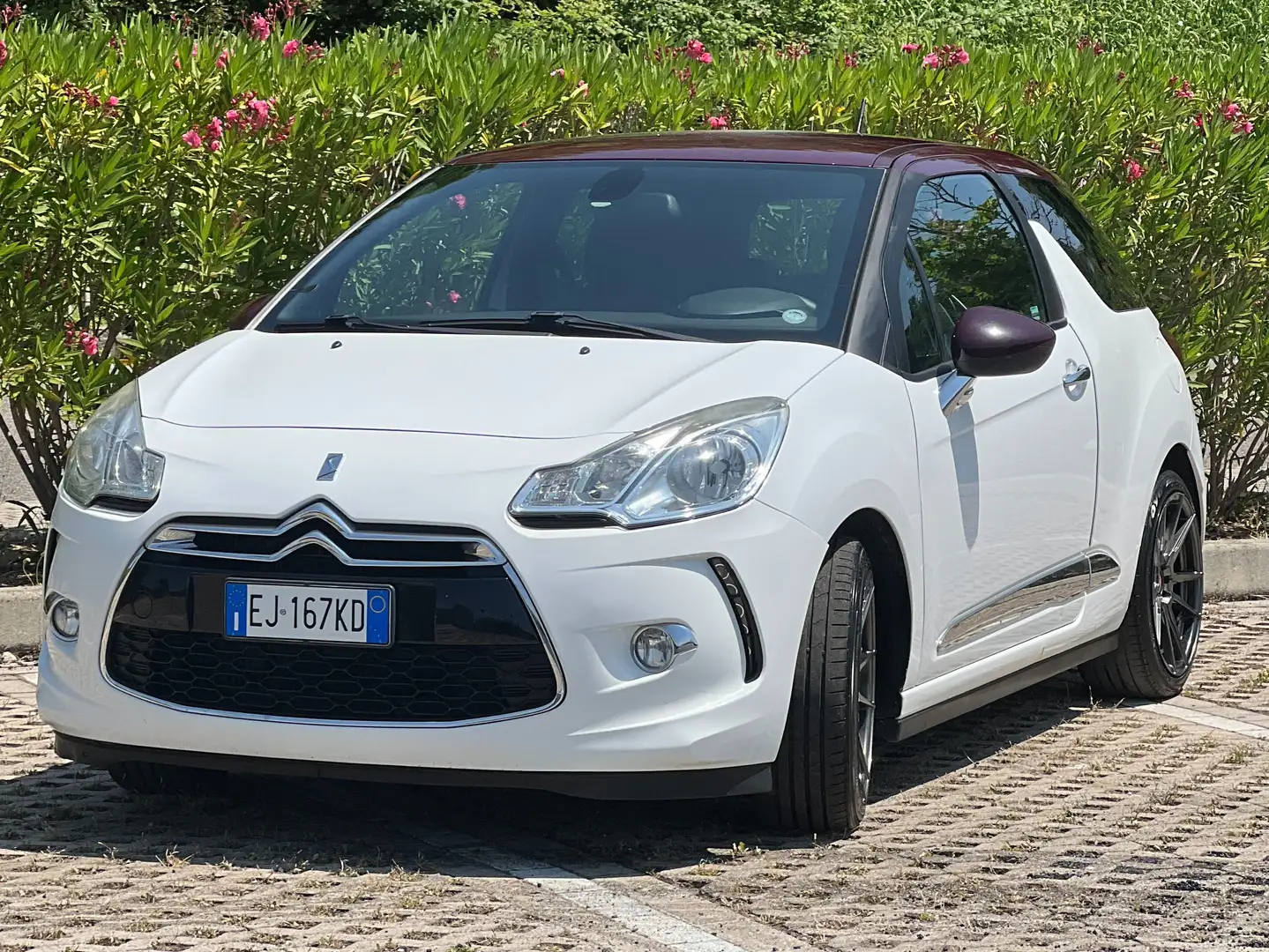 Citroen DS3 DS3 1.6 e-hdi (airdream) So Chic 90cv Bianco - 1