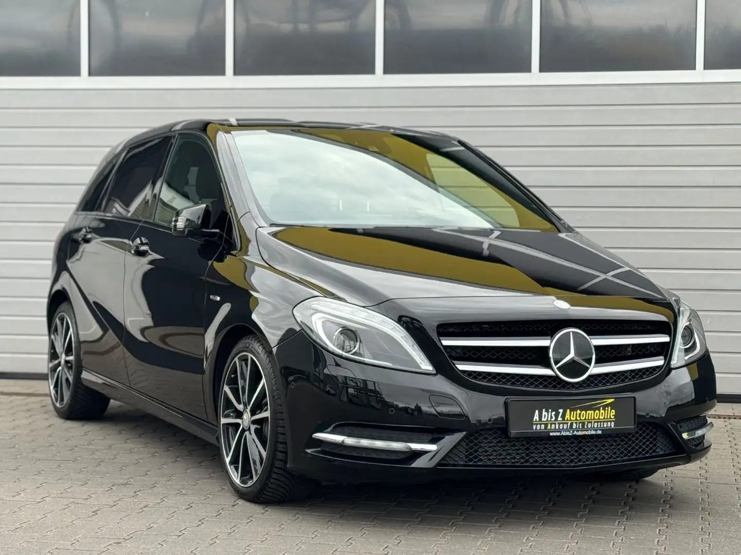Mercedes-Benz B 180 B180 CDI Sport 1.Hand/SHZ/NAVI/Verkehr/Garantie Schwarz - 2