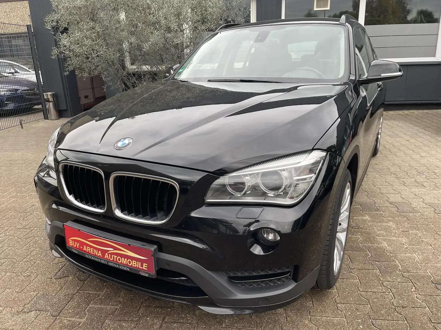BMW X1 20 d M Sport Line sDrive 2.Hand Voll Schwarz Top Schwarz - 1