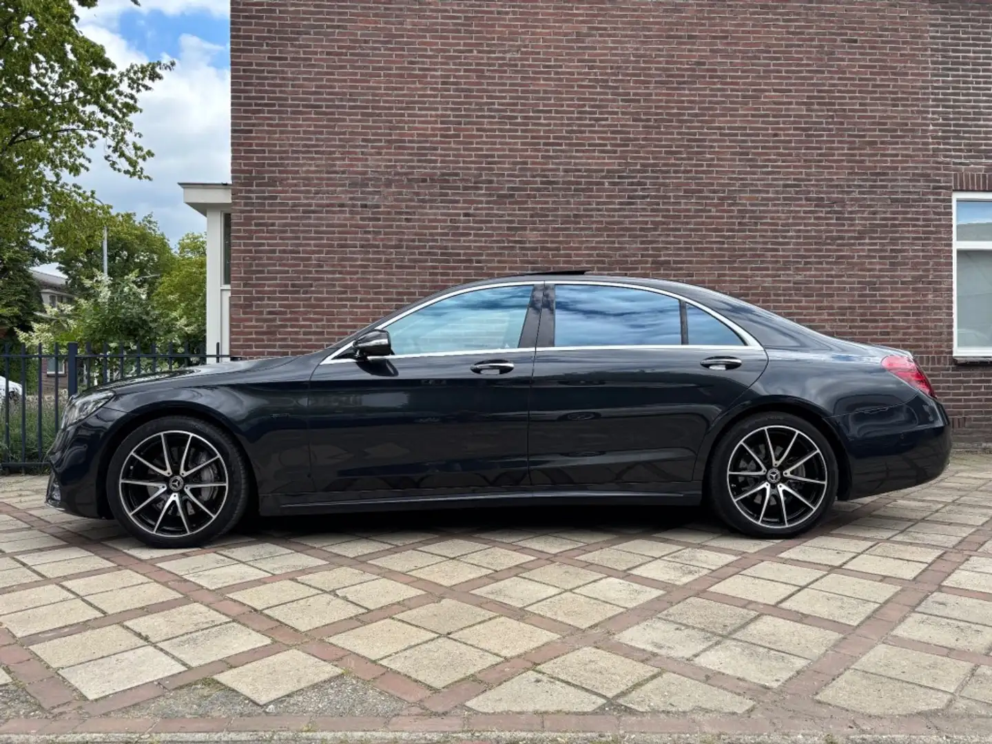 Mercedes-Benz S 560 560e Lang Grand Edition AMG STER GARANTIE PANORAMA Zwart - 2