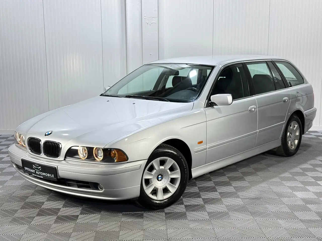 BMW 520 E39 TOURING FACELIFT|104 TSD KM|TÜV+INSP. NEU|, foto 1