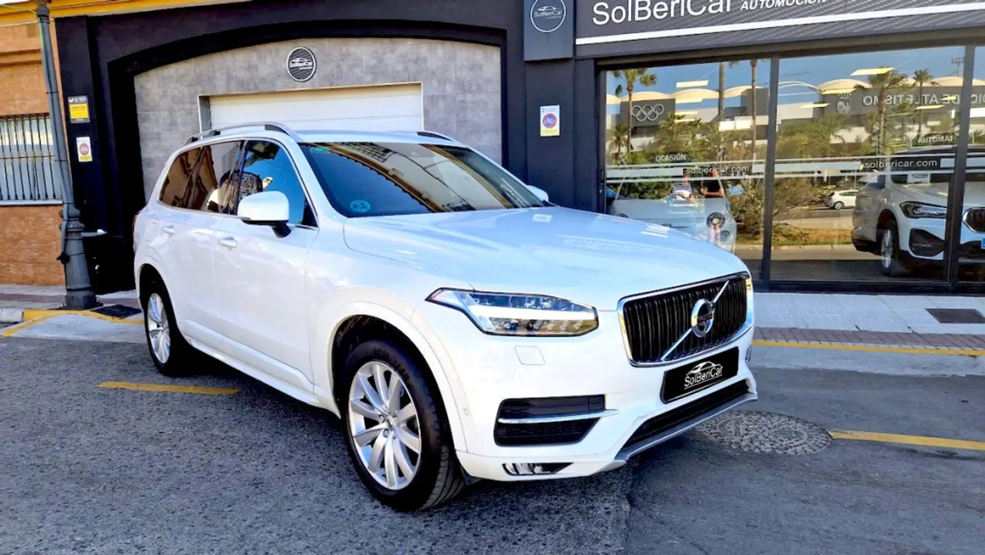 Volvo XC60 D5 Momentum AWD Aut. - 1
