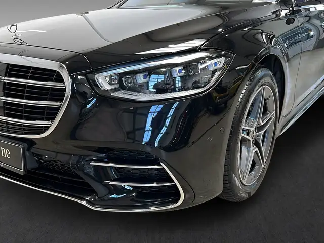 Mercedes-Benz 450 view 3