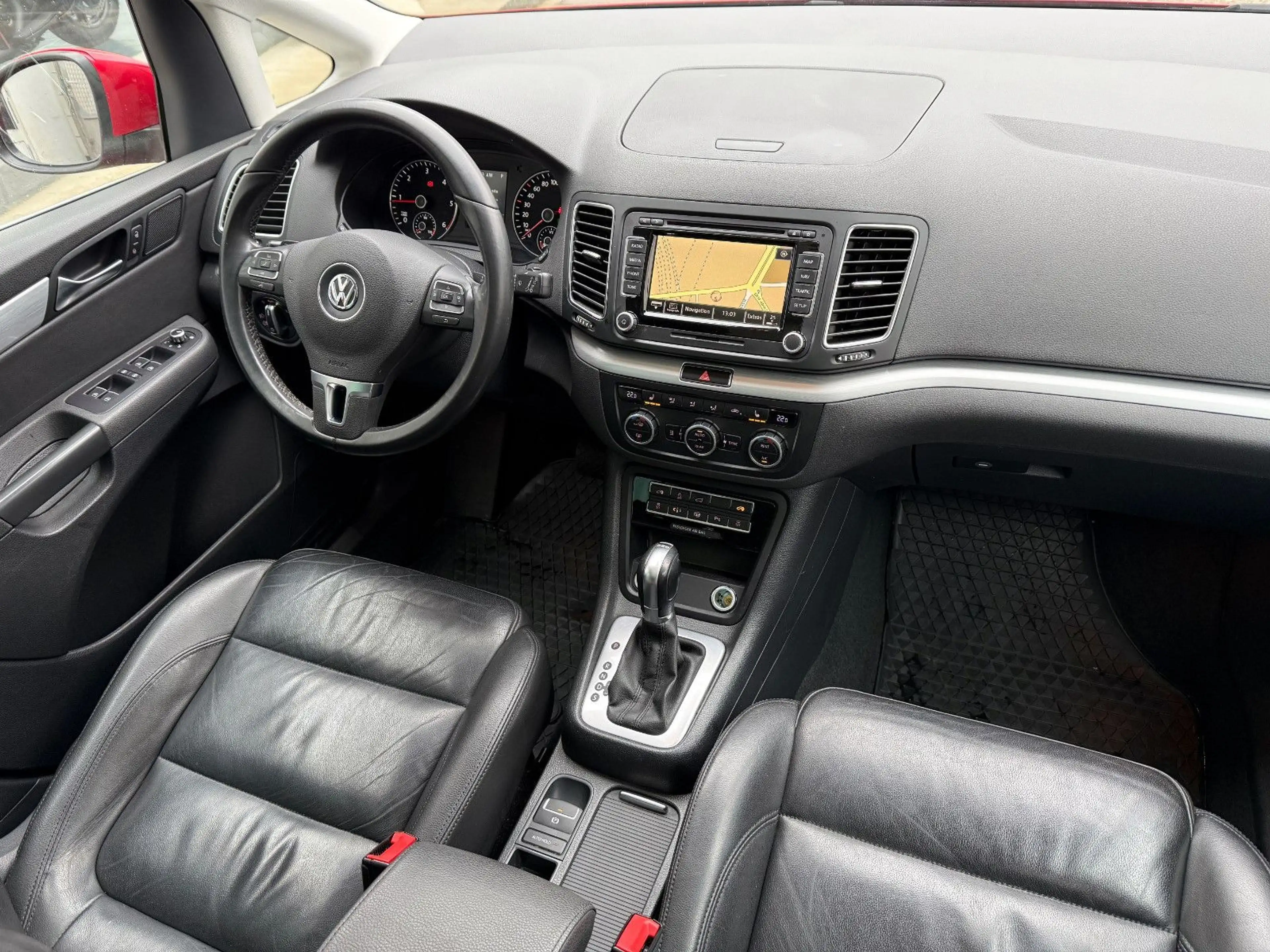 Volkswagen Sharan 2.0 TDI DSG Highl. LEDER/PANO/KAMERA/LED — photo 9
