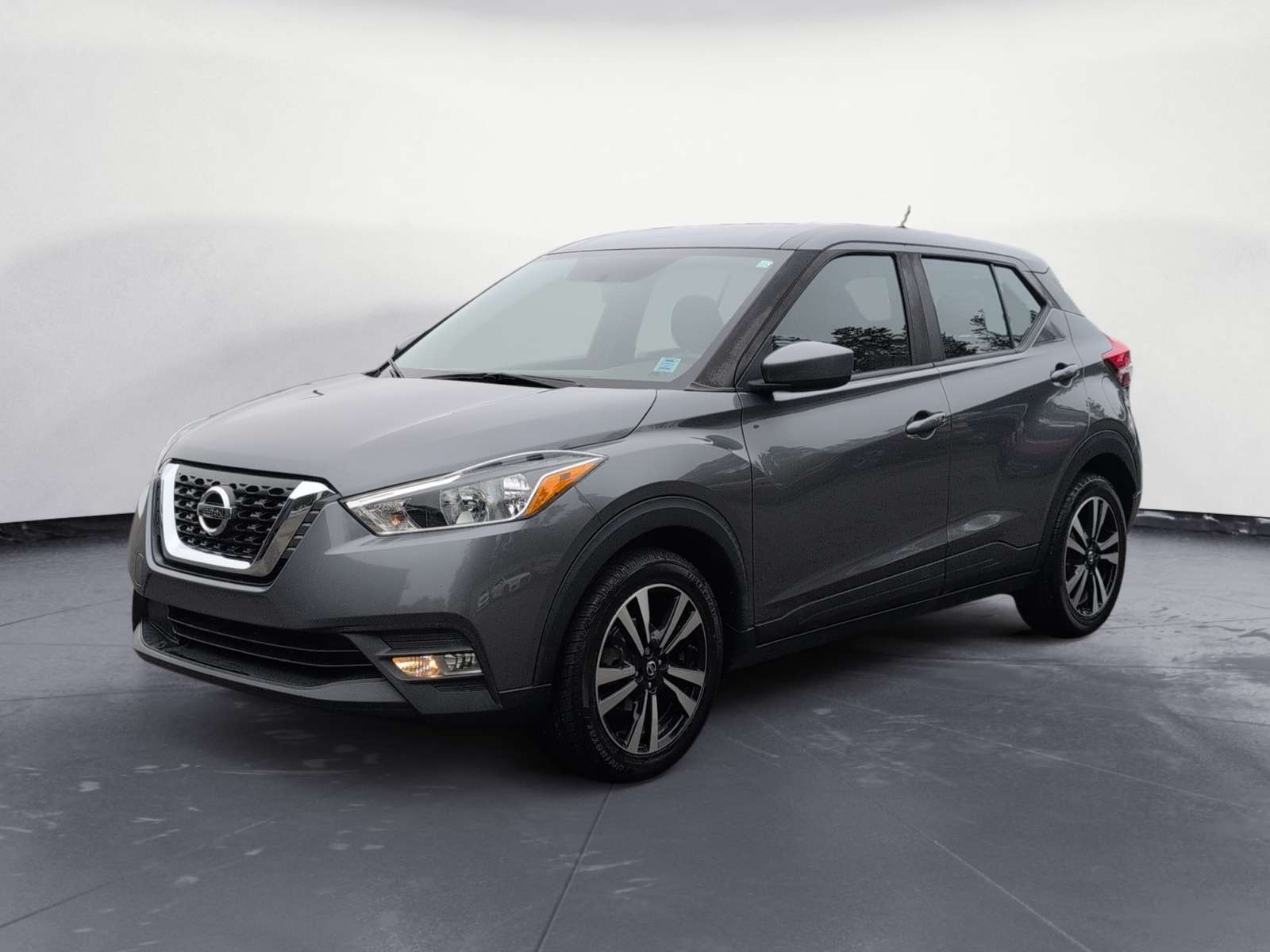 Gray 2019 Nissan Kicks SUV / Crossover Front-Wheel Drive Automatic