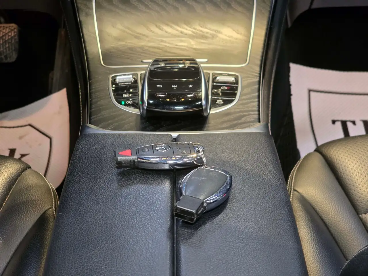 Mercedes-Benz GLC снимка Mercedes-Benz GLC