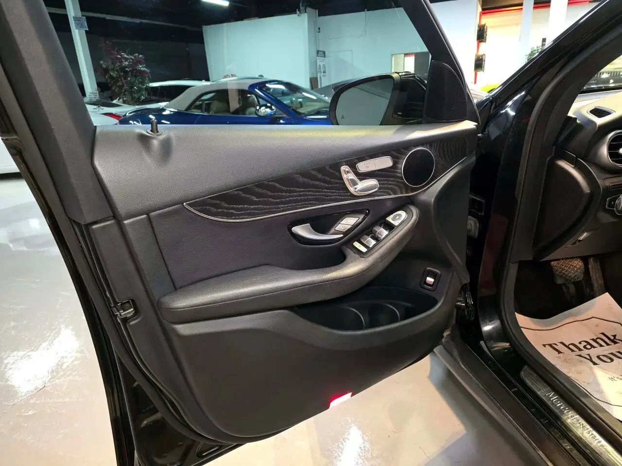 Mercedes-Benz GLC снимка Mercedes-Benz GLC
