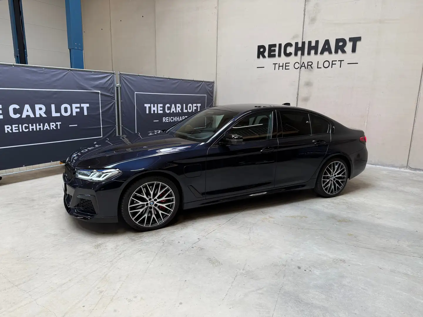 BMW 545 e xdrive Limousine M-SPORT Bowers & Wilkins Laser Černá - 2