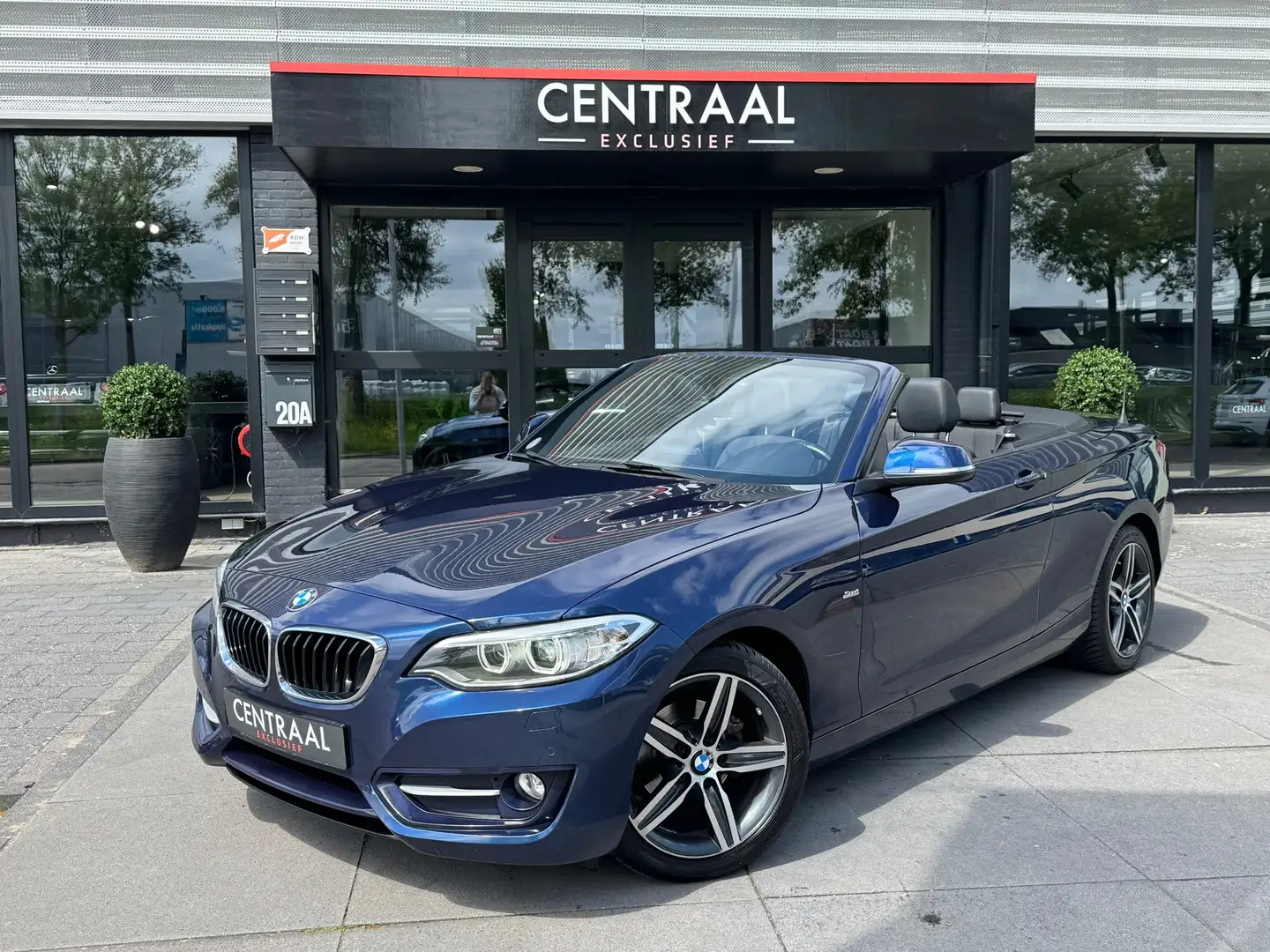 BMW 218 2-serie Cabrio 218i Sportline High Executive 136PK Blau - 1