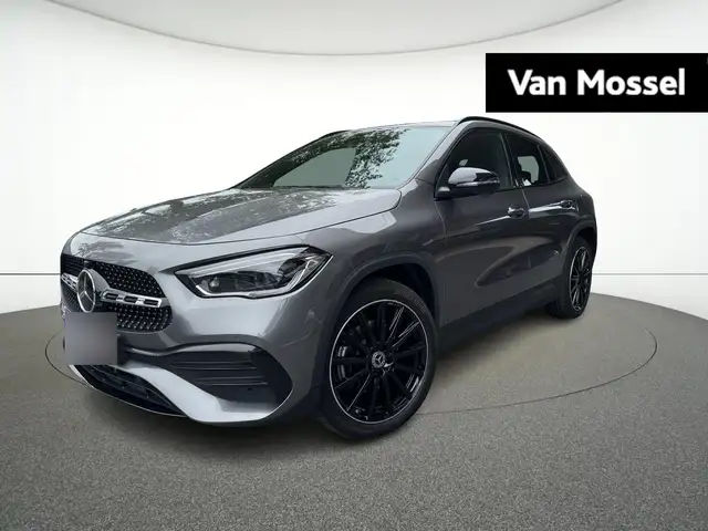 Mercedes-Benz GLA 250 e AMG Line + LEDER + PANO + MULTIBEAM + HEAD UP +