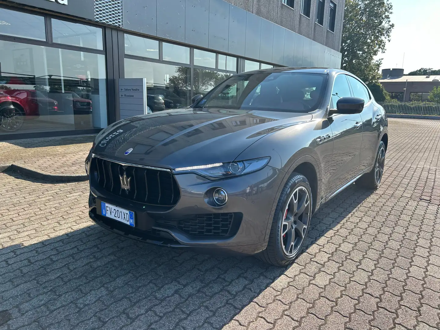 Maserati Levante Levante 3.0 V6 430cv auto Grijs - 2