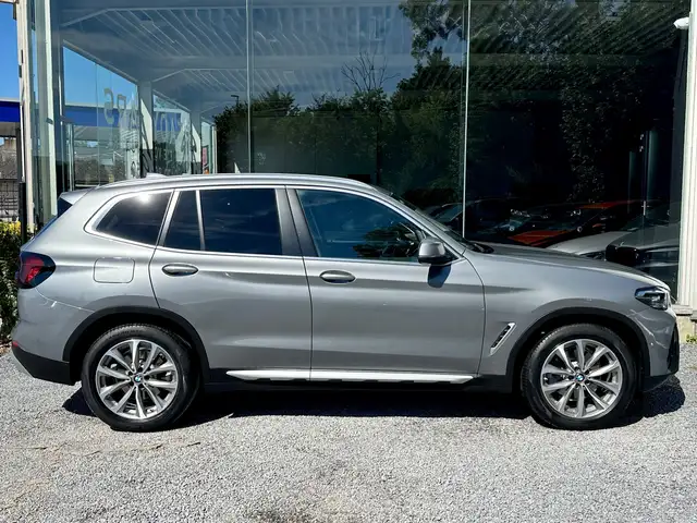 BMW X3 view 6