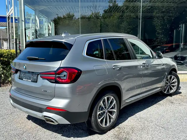 BMW X3 view 5