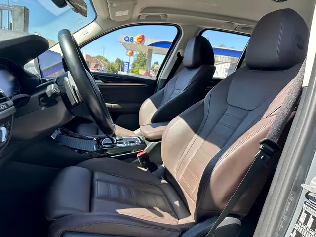 BMW X3 view 8