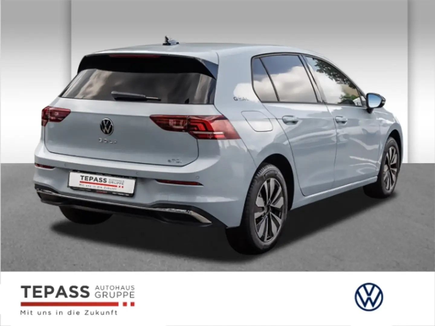 Volkswagen Golf 1.5 eTSI Goal NAVI LED DIGITAL Plateado - 2