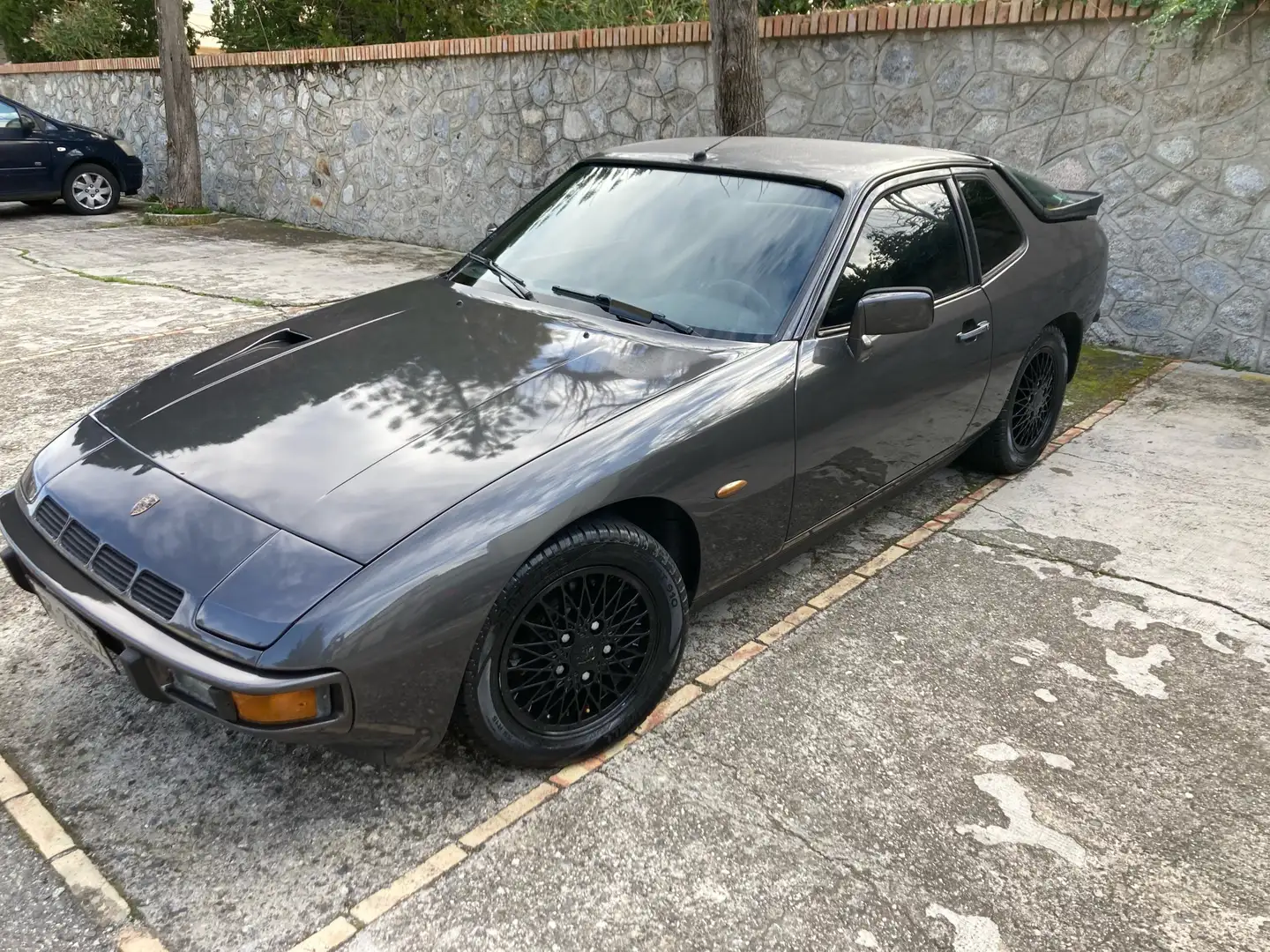 Porsche 924 2.0 Turbo siva - 1