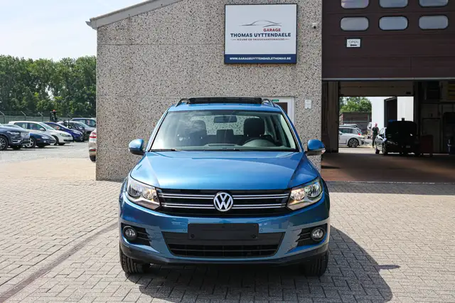 Volkswagen Tiguan view 2