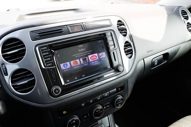 Volkswagen Tiguan view 12